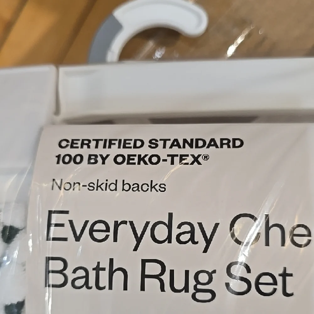 Room Essentials Black and White Chenille Bath Rug Set